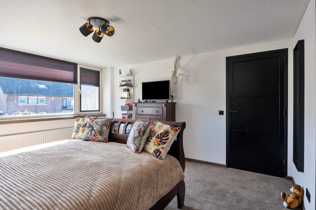 Foto 26 van Valkenierstraat 189