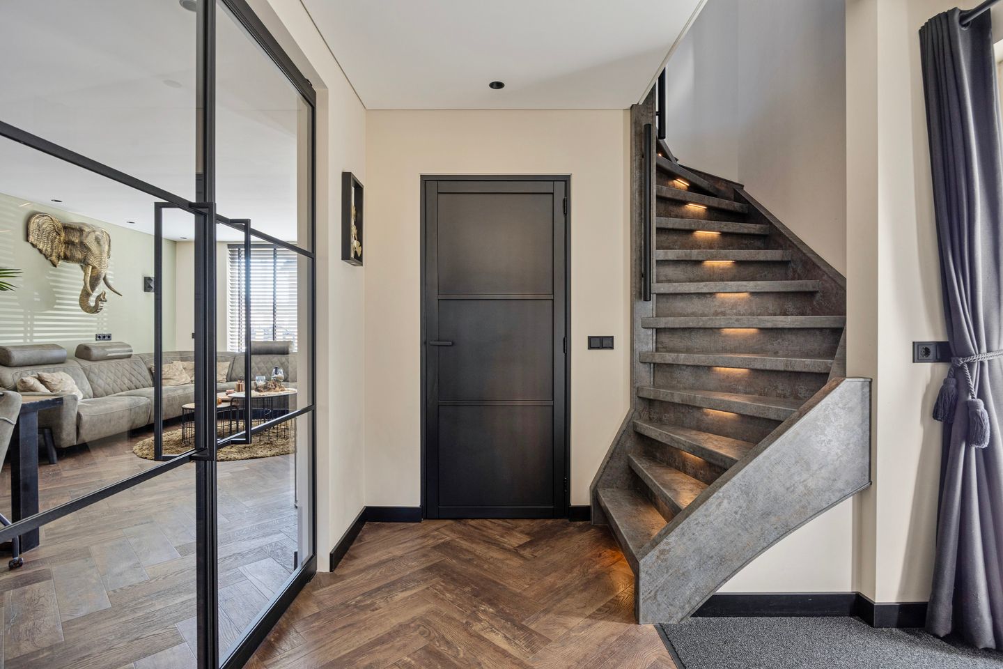 Foto 5 van Valkenierstraat 189