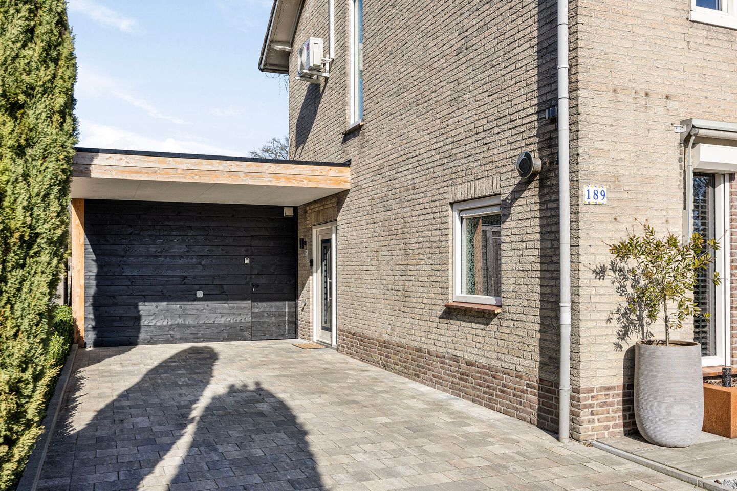 Foto 49 van Valkenierstraat 189