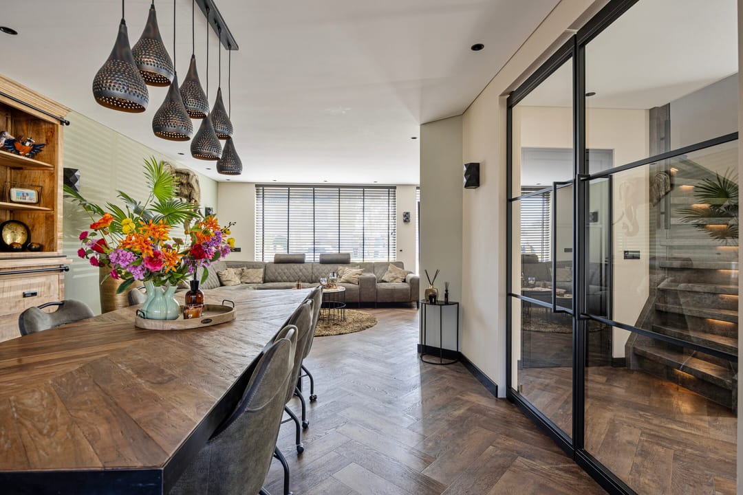 Foto 11 van Valkenierstraat 189