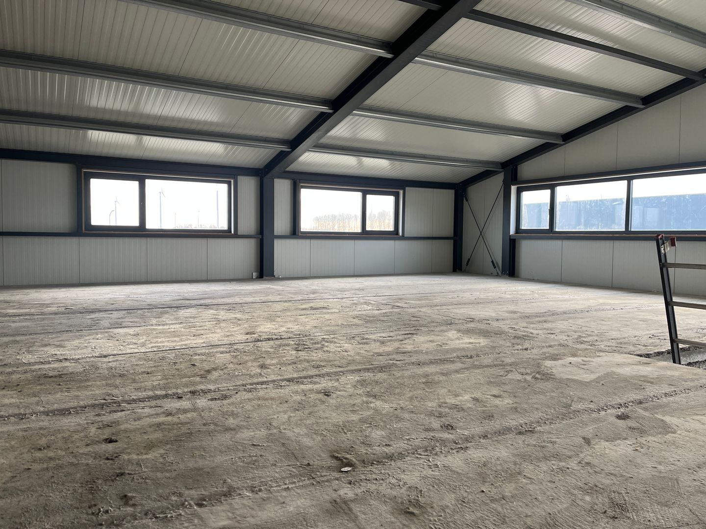 View photo 4 of Beneluxweg 113