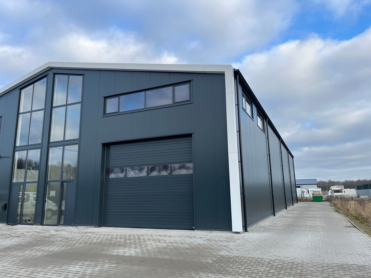 View photo 1 of Beneluxweg 113