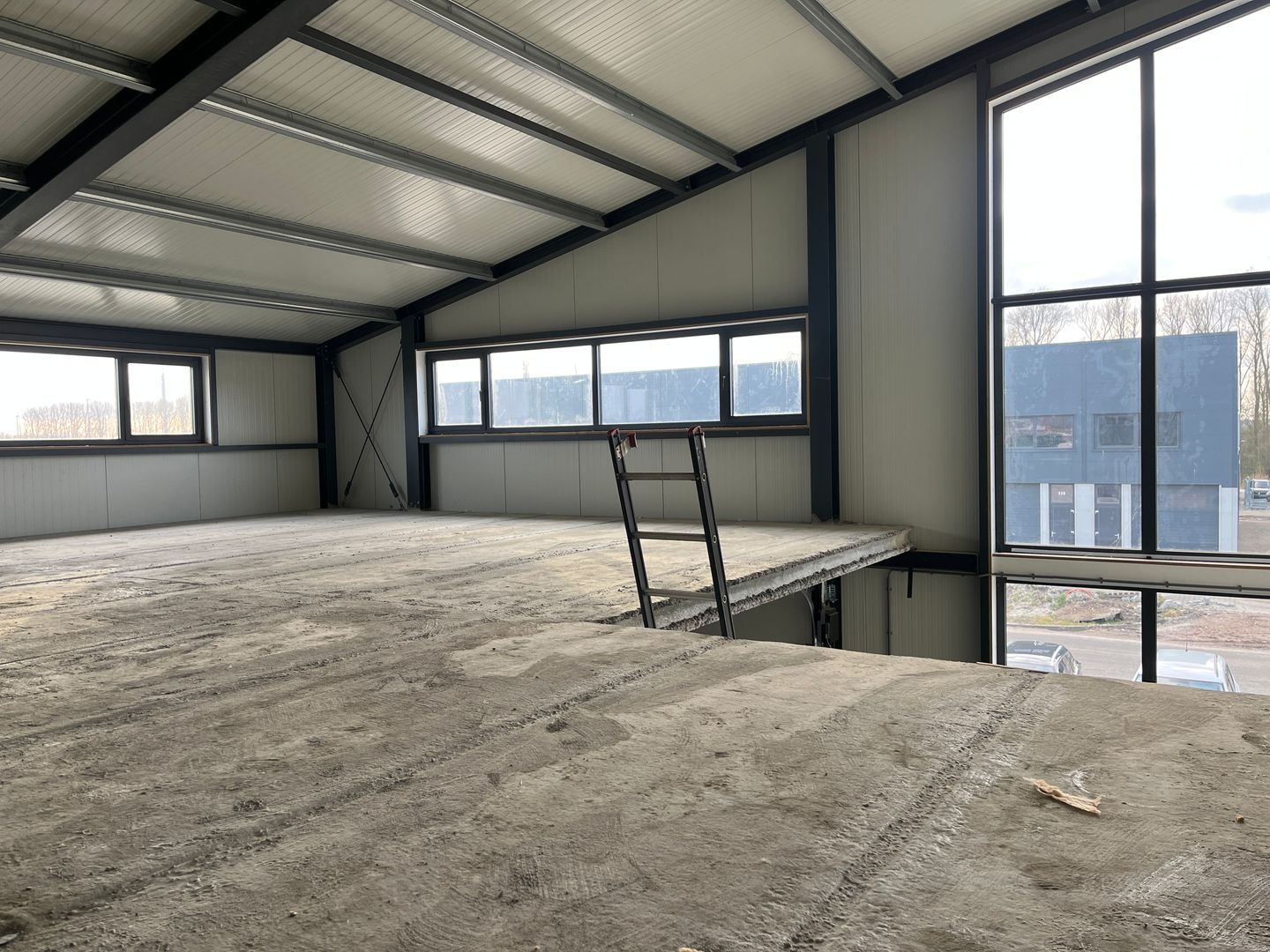 View photo 5 of Beneluxweg 113