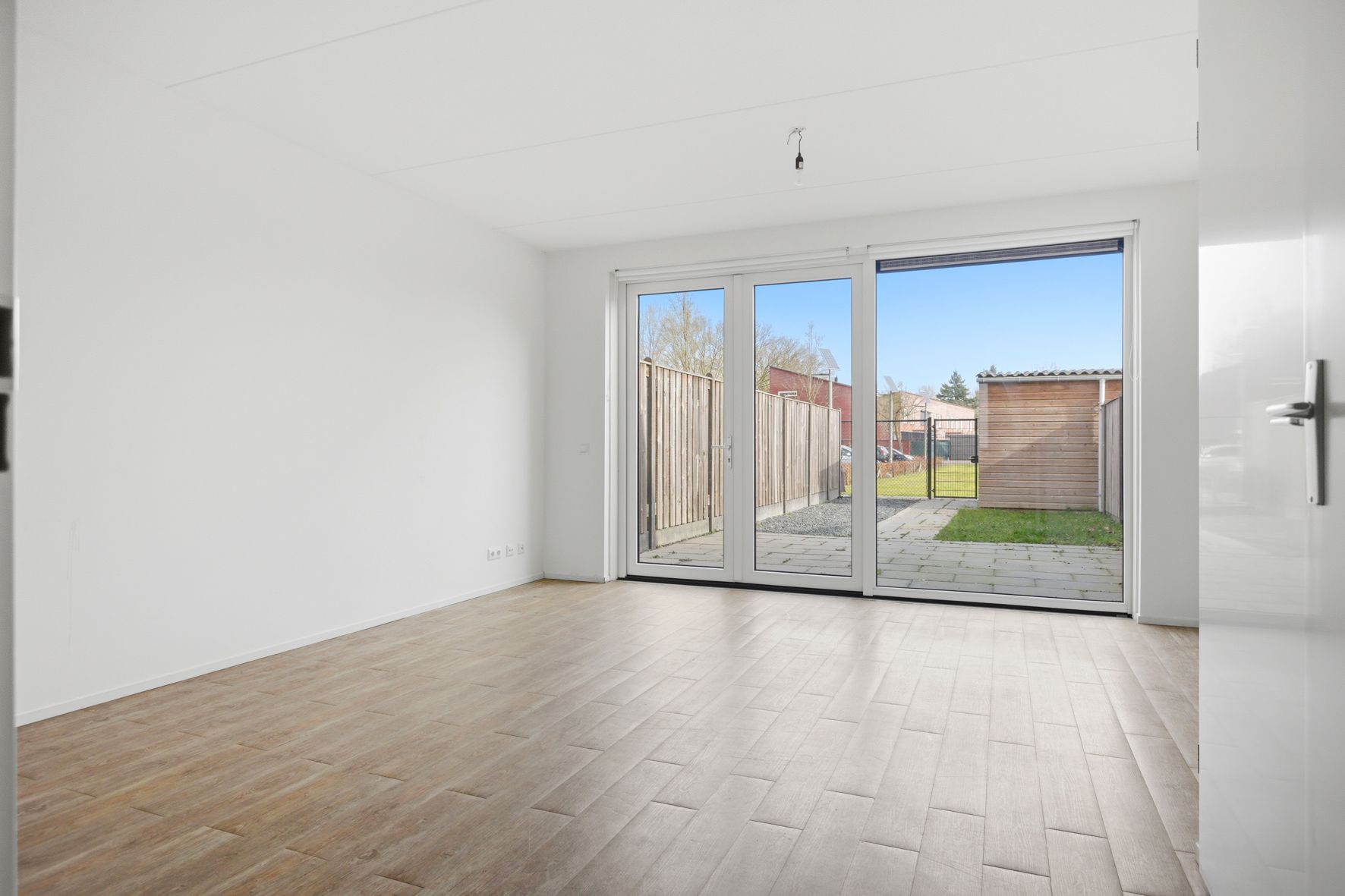 Modern Energy-Efficient Townhouse with Solar Panels in Venlo — 12