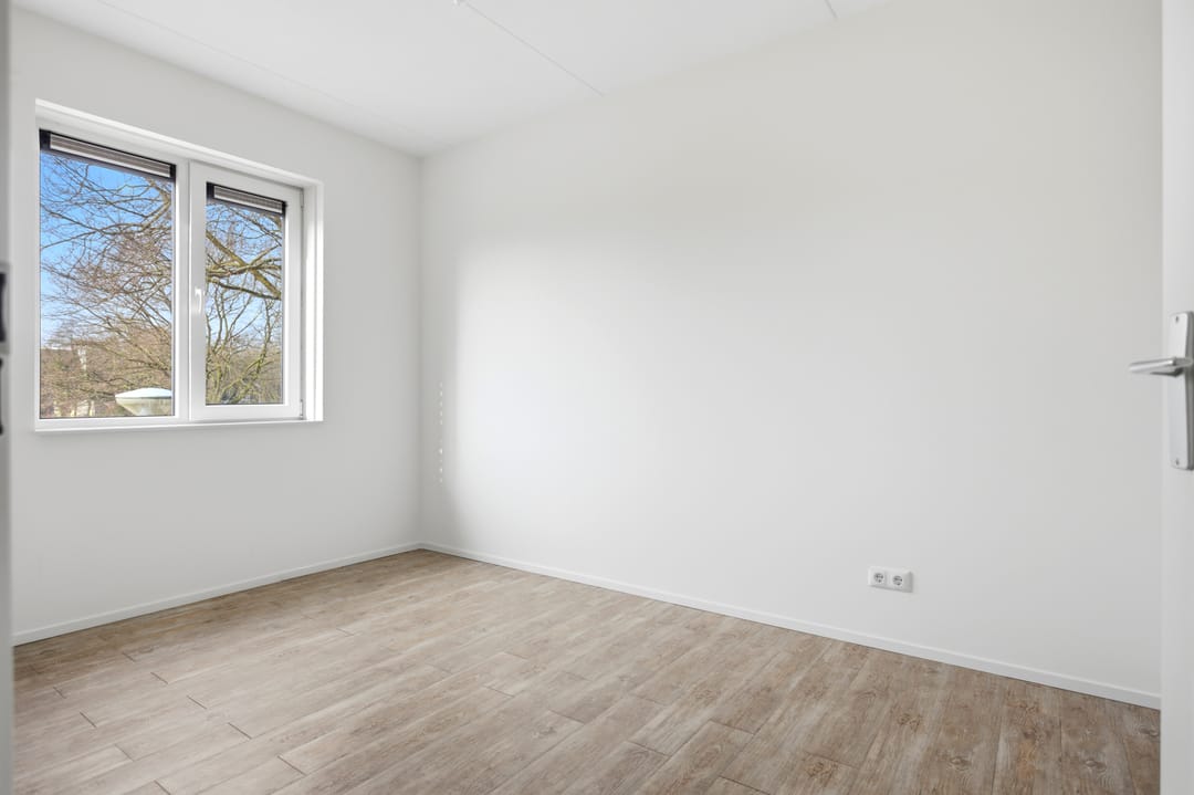 Modern Energy-Efficient Townhouse with Solar Panels in Venlo — 23