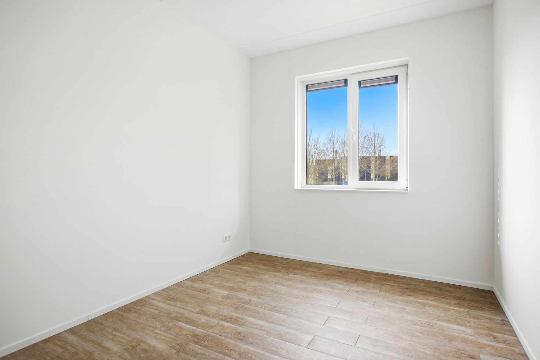 Modern Energy-Efficient Townhouse with Solar Panels in Venlo — 24