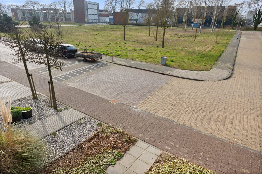 Modern Energy-Efficient Townhouse with Solar Panels in Venlo — 25