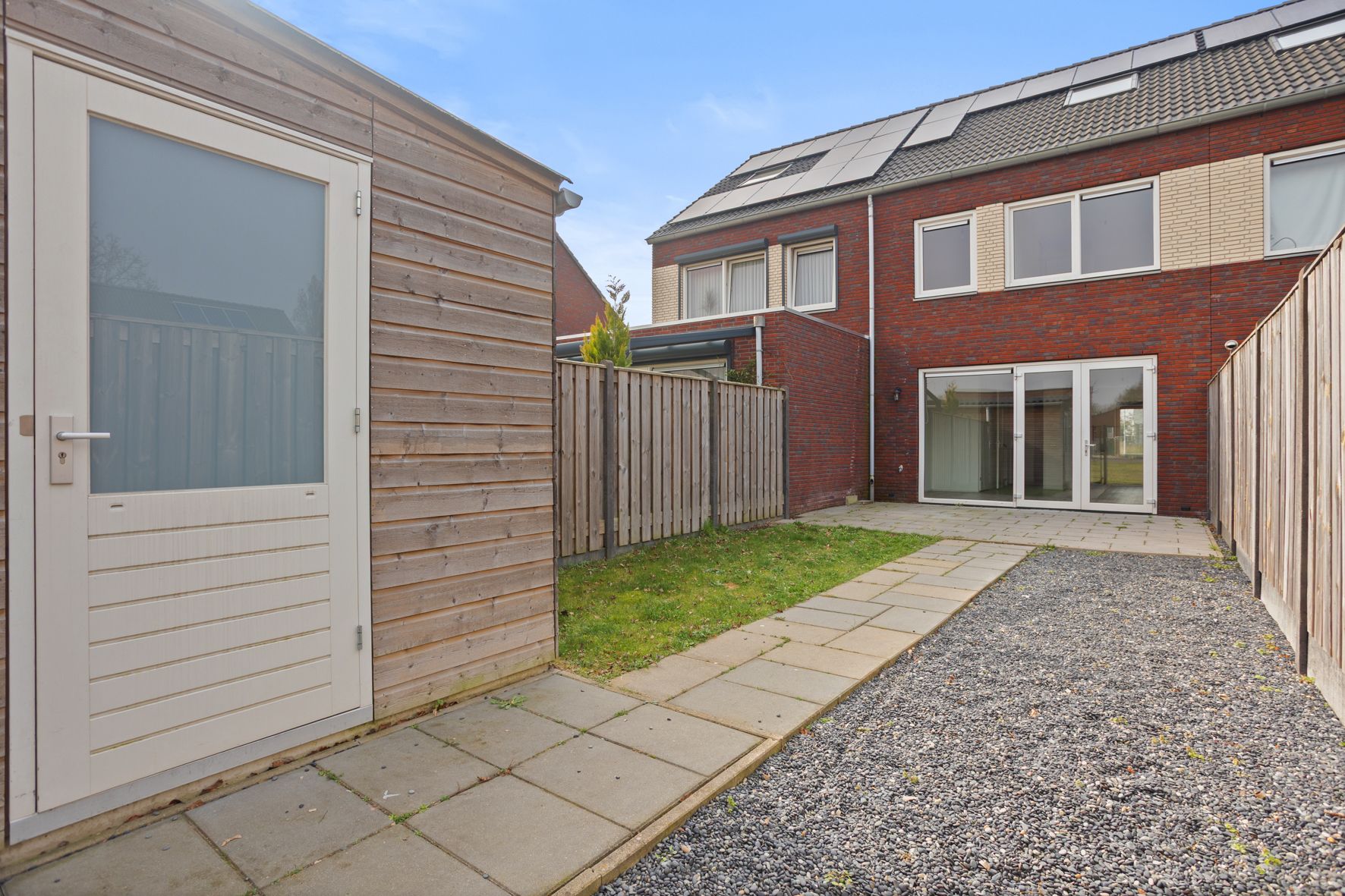 Modern Energy-Efficient Townhouse with Solar Panels in Venlo — 48