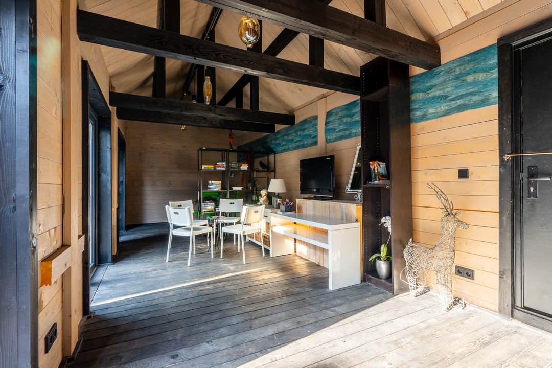 Modern corner house with luxury finish and multifunctional workspace — 45