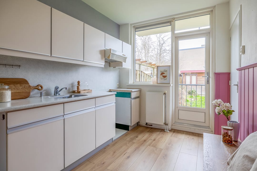 Foto 11 van Warmoeziersstraat 37