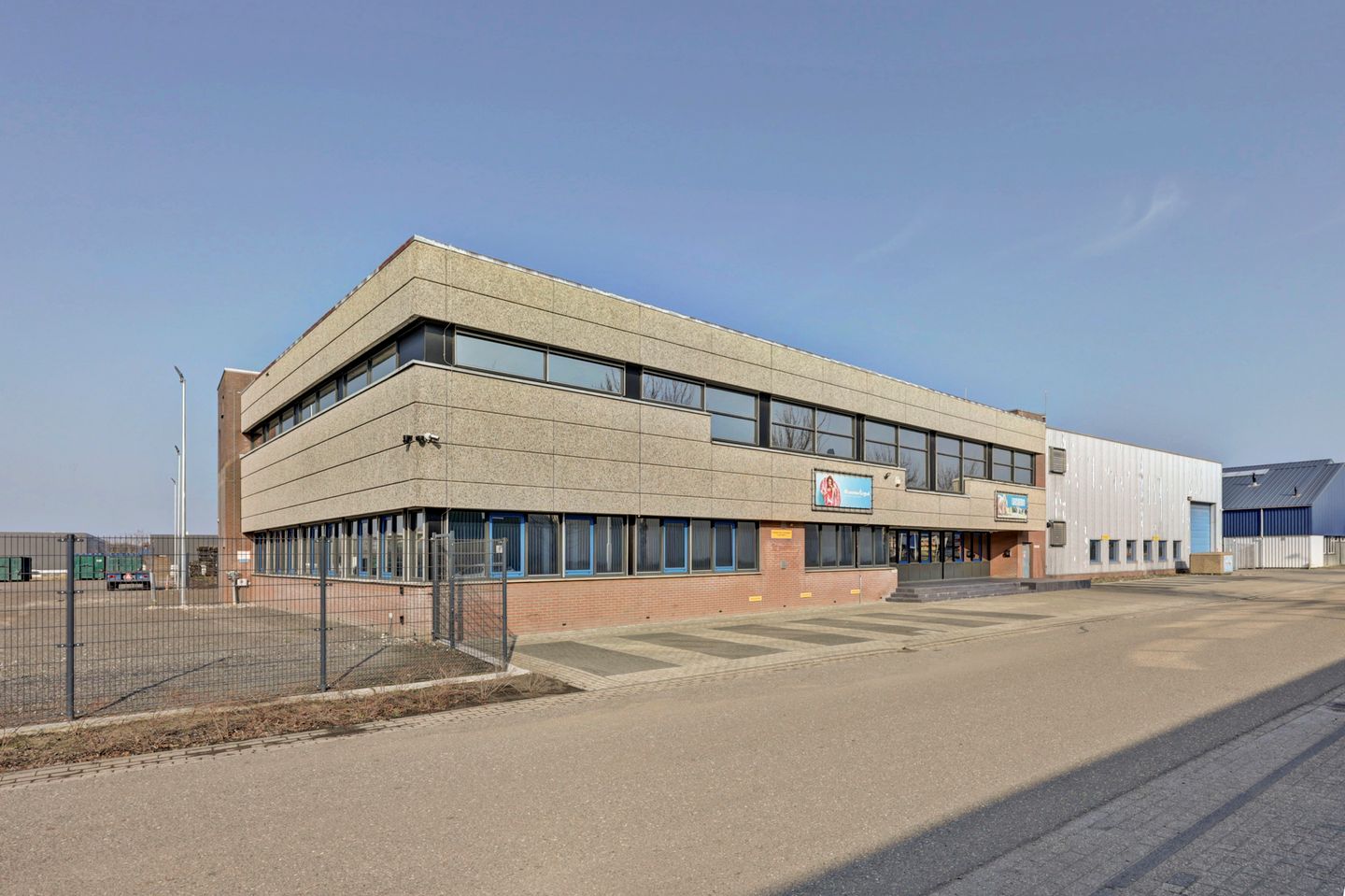 Bekijk foto 3 van Pioniersweg 60