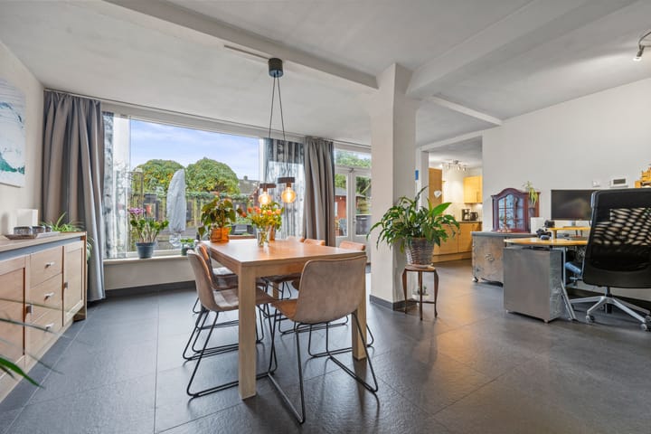 Photo 2 of Bizetlaan 6