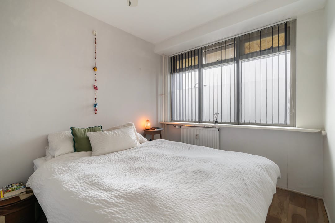 Light and well-laid out apartment on the 9th floor with a magnificent view over Delft — 13