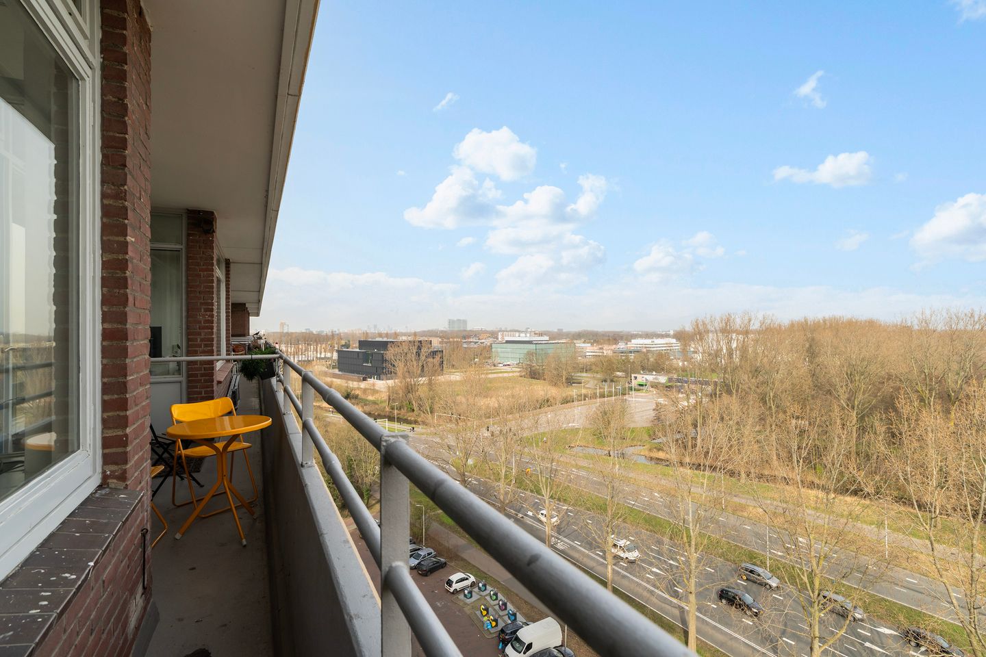 Light and well-laid out apartment on the 9th floor with a magnificent view over Delft — 17