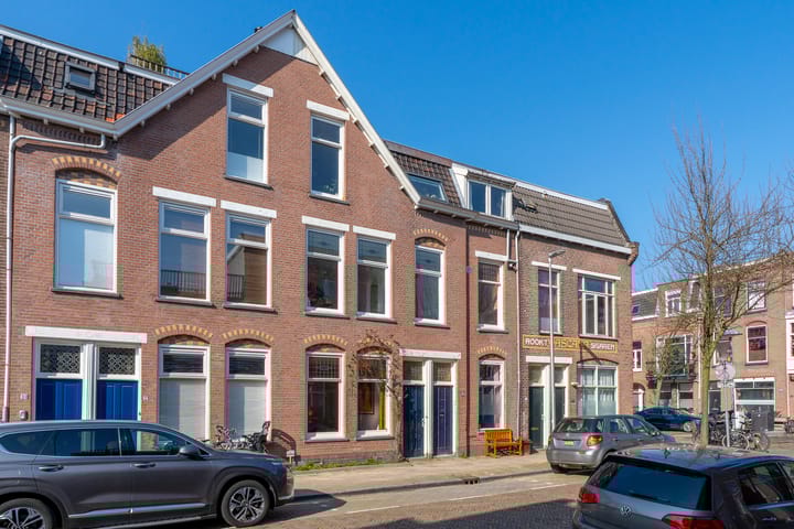 Photo 5 of Douwes Dekkerstraat 34