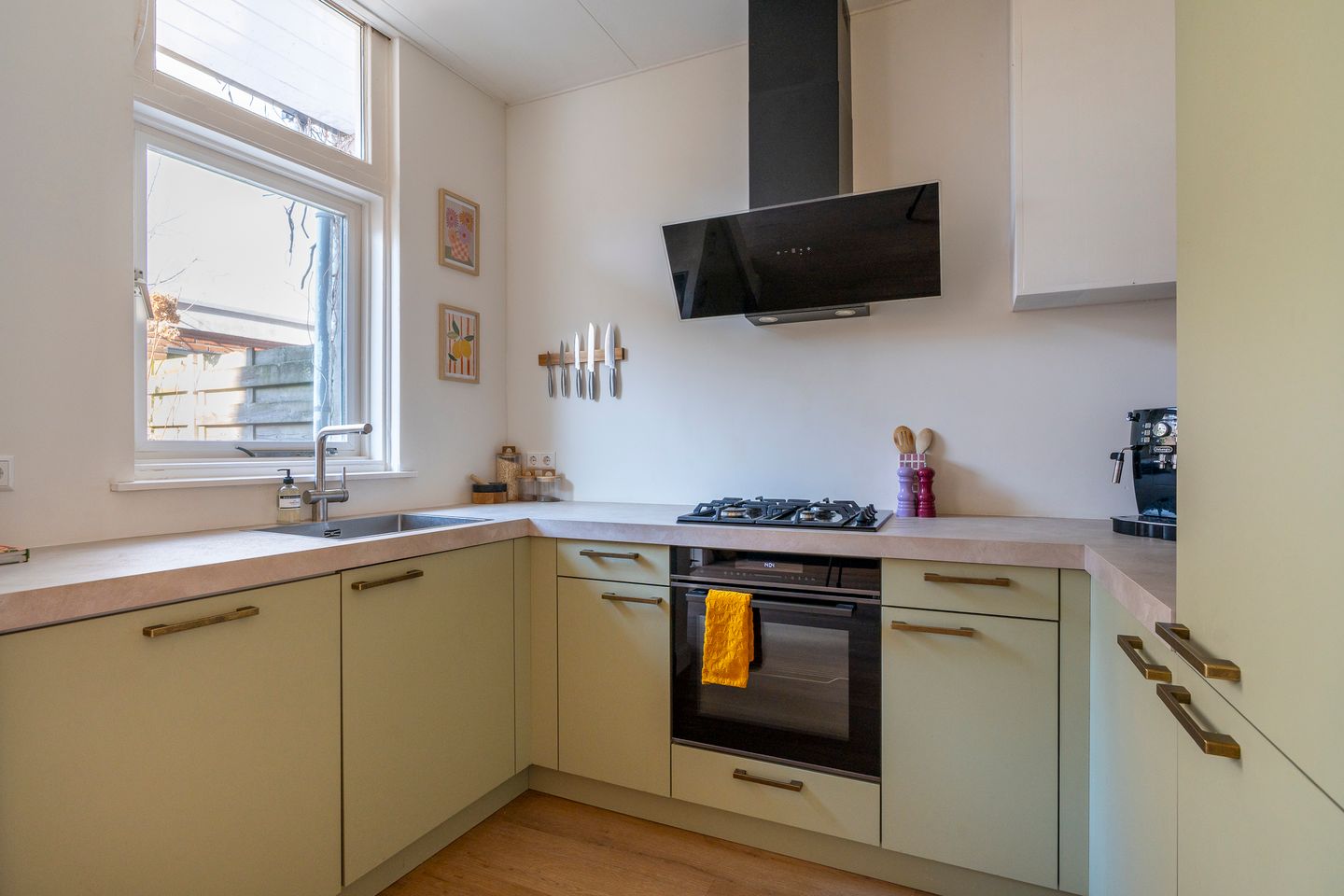 Foto 19 van Douwes Dekkerstraat 34