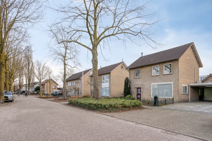 Photo 4 of Julianastraat 15