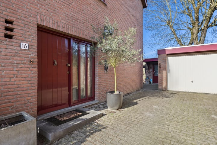 Photo 5 of Haanraderstraat 16