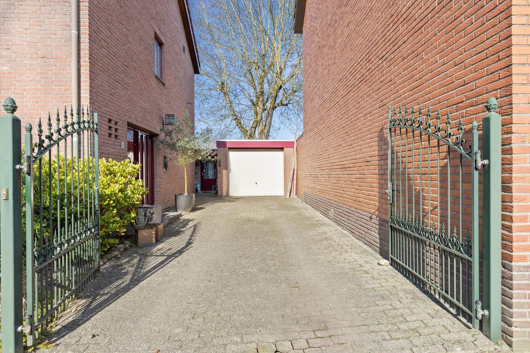 Photo 7 of Haanraderstraat 16