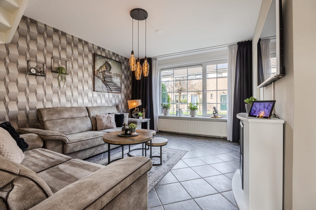 Photo 2 of Komeet 23