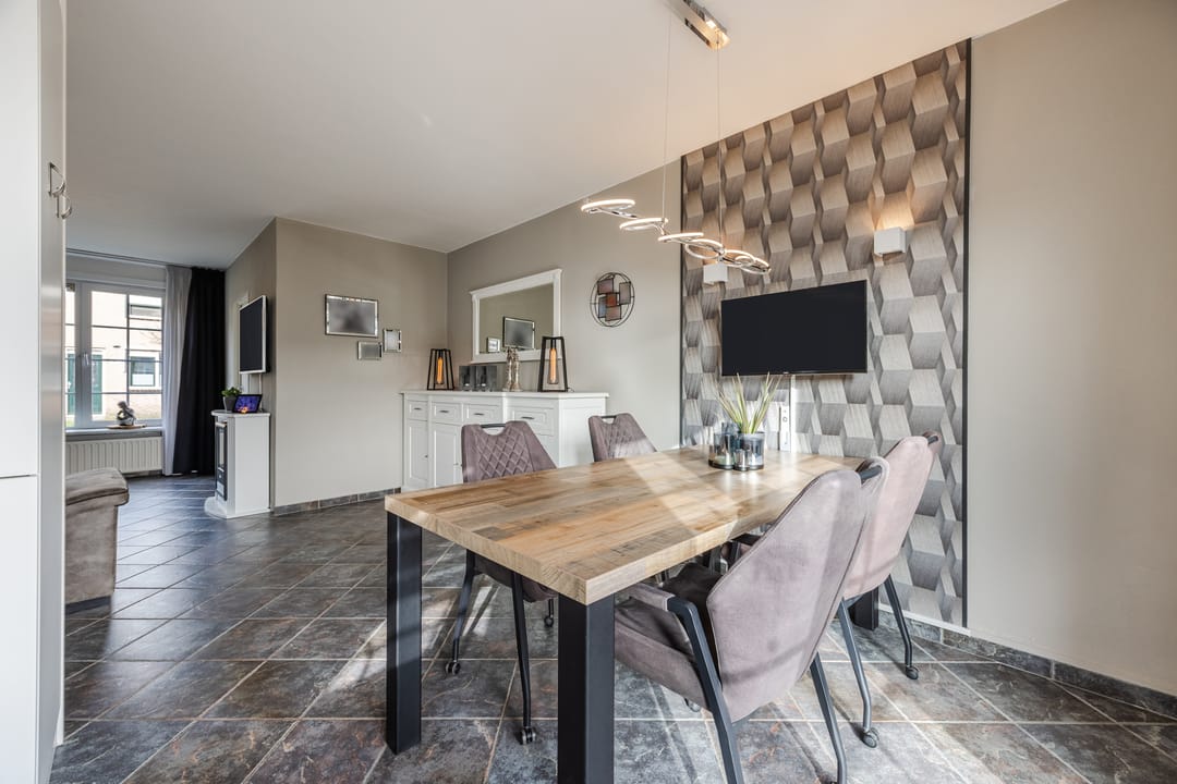 Photo 11 of Komeet 23