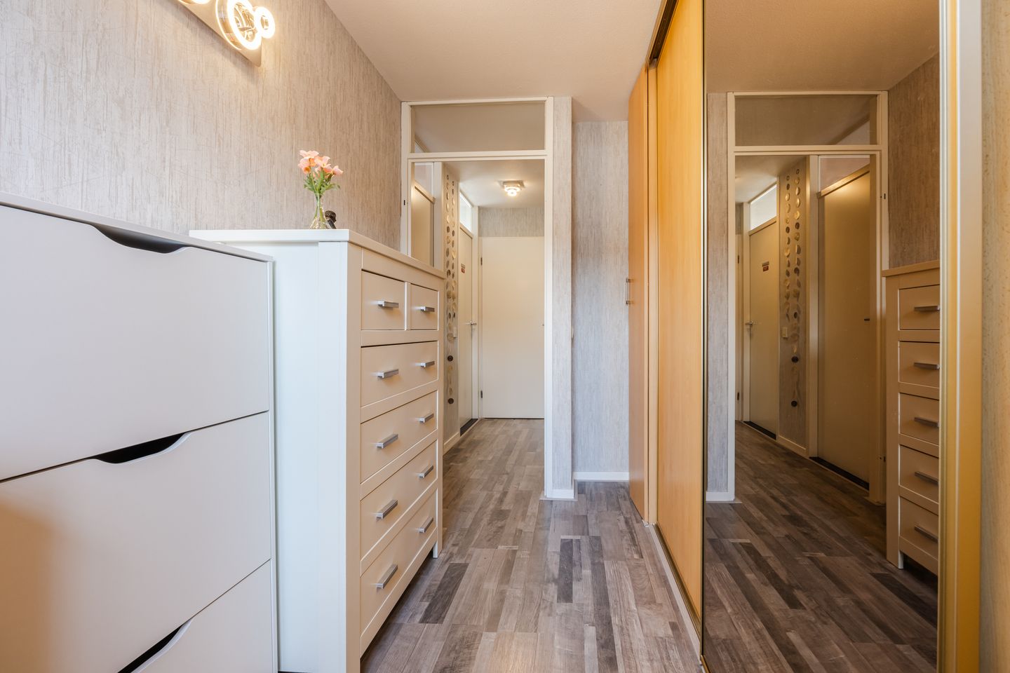 Photo 19 of Komeet 23