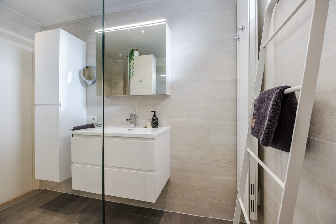 Photo 22 of Komeet 23