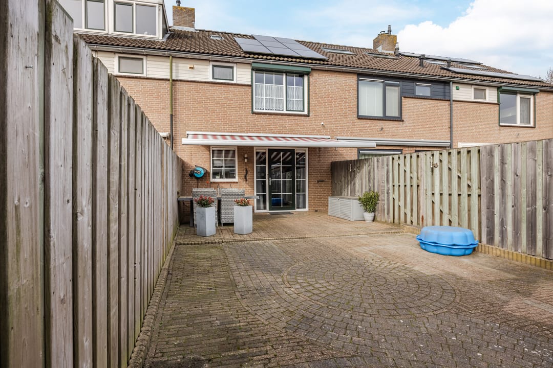 Photo 31 of Komeet 23