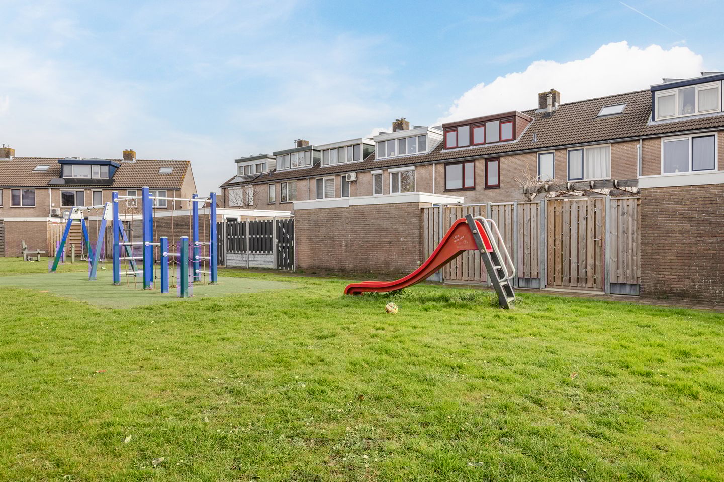 Photo 35 of Komeet 23