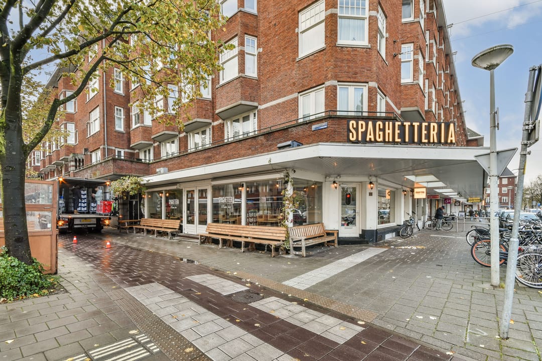 Spacious four-room apartment with balcony in Amsterdam-Zuid — 28