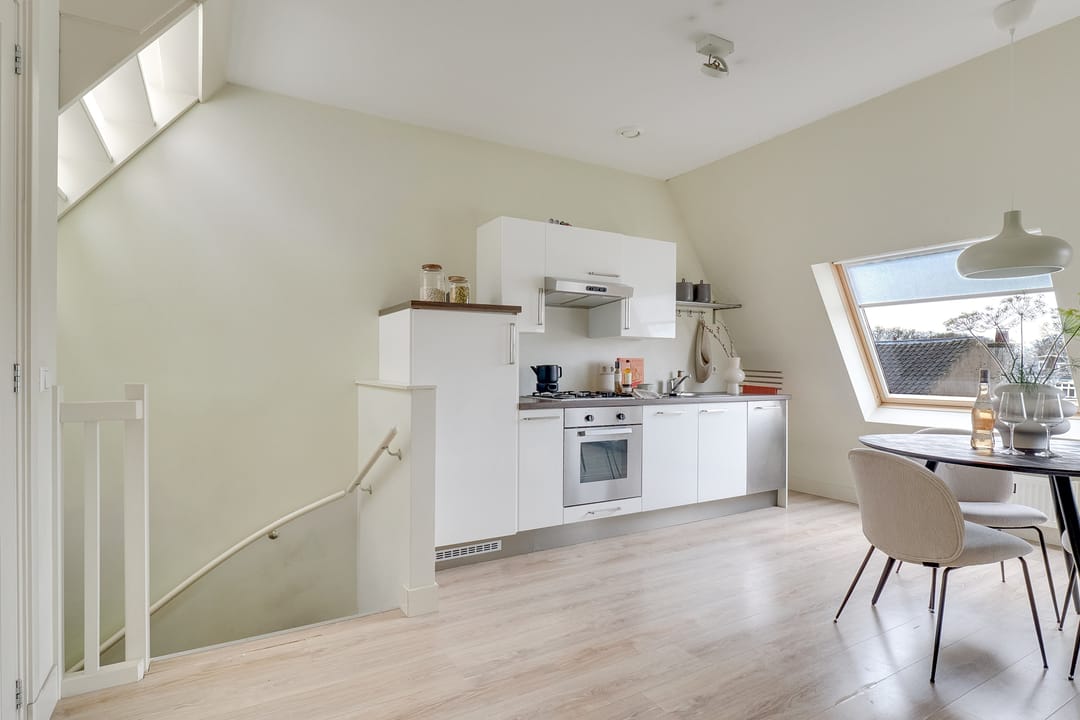 Top floor apartment with city views in Utrecht Vogelenbuurt — 14