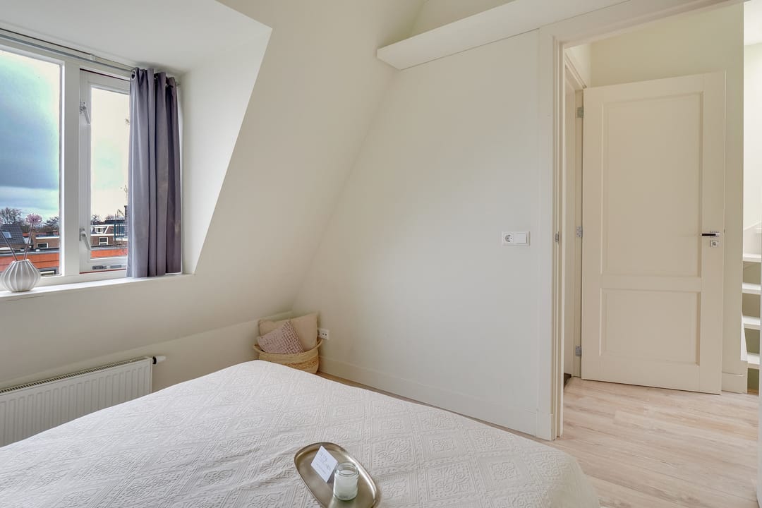 Top floor apartment with city views in Utrecht Vogelenbuurt — 23