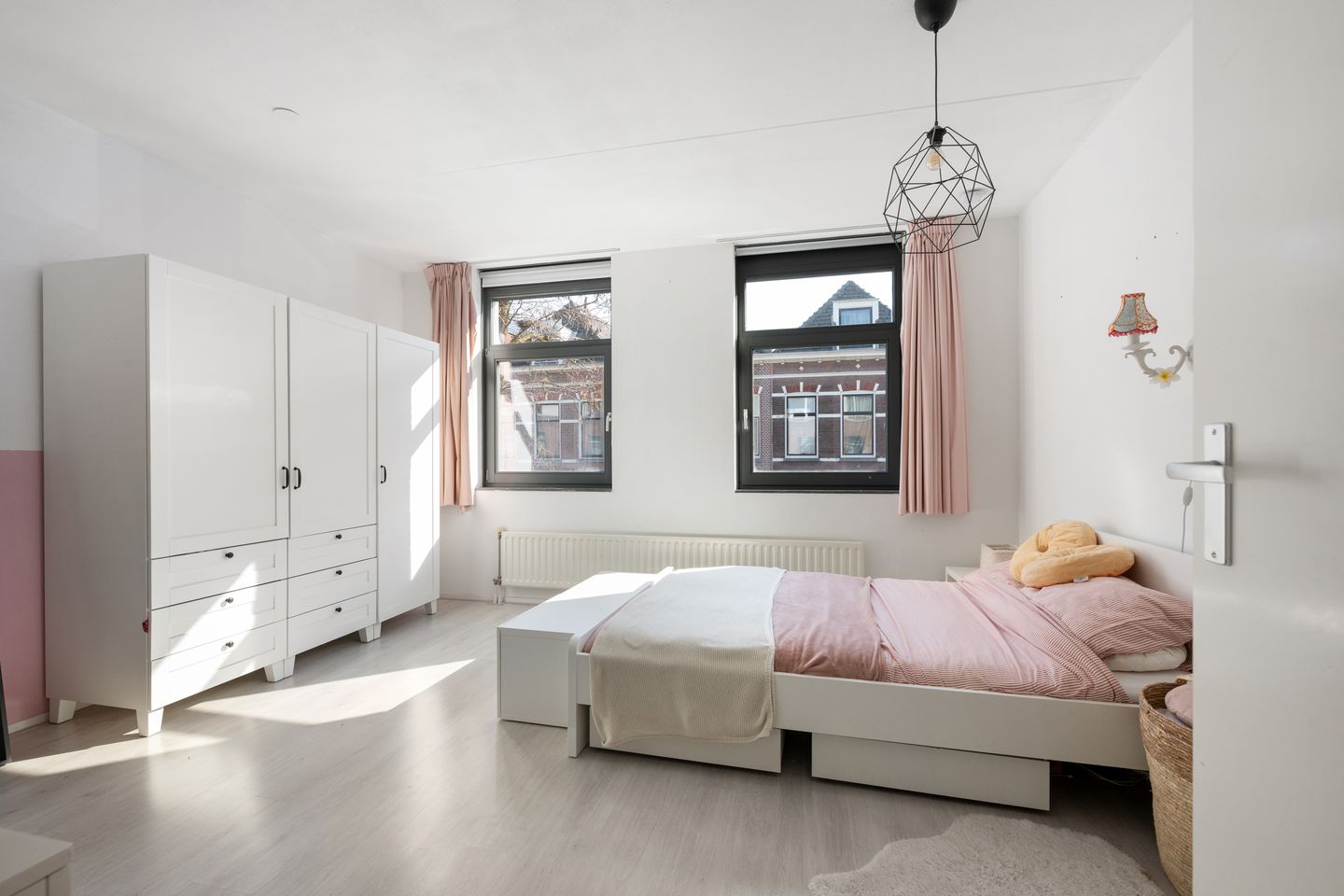 Photo 19 of Noordeinde 19