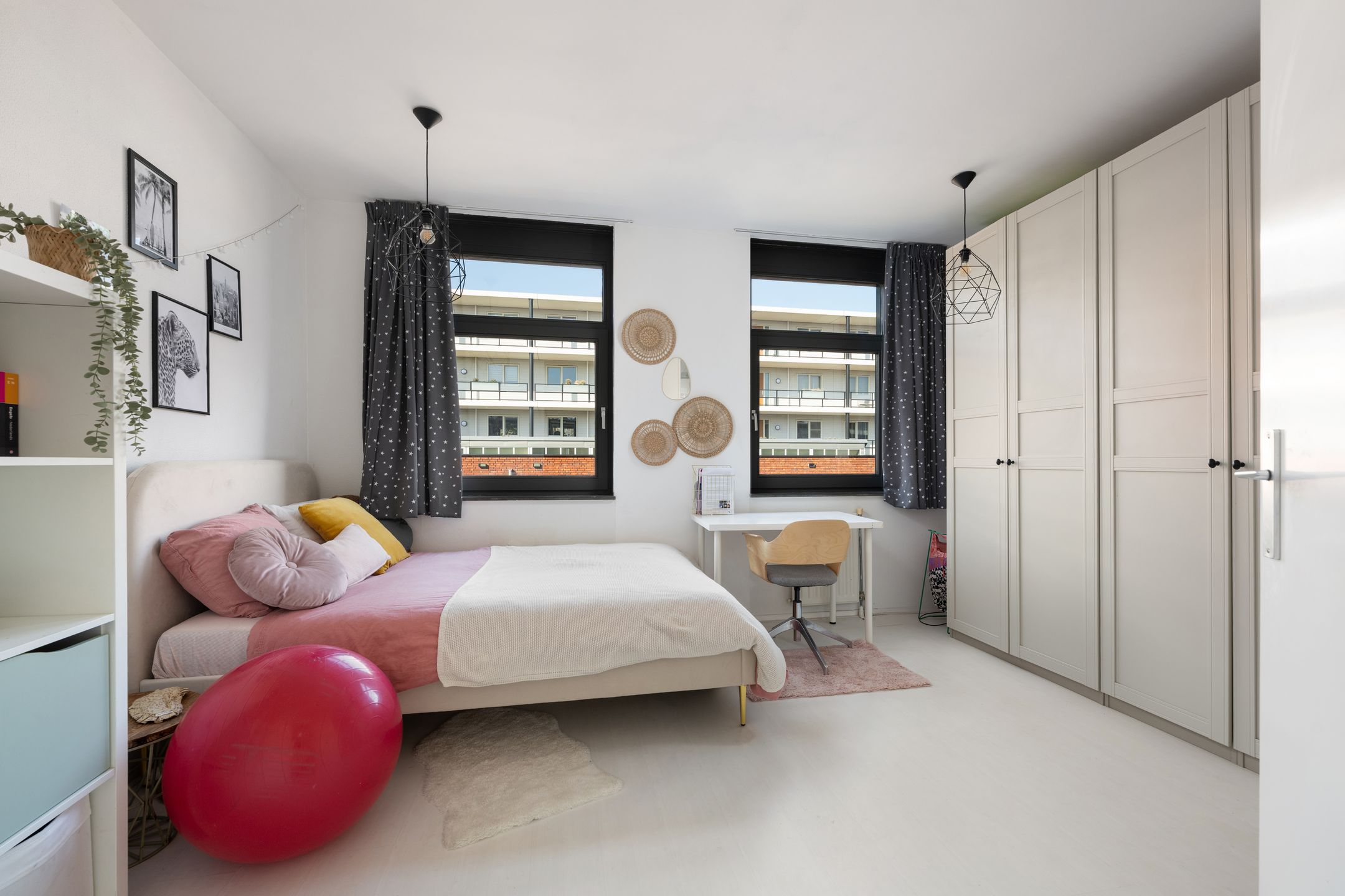 Photo 21 of Noordeinde 19