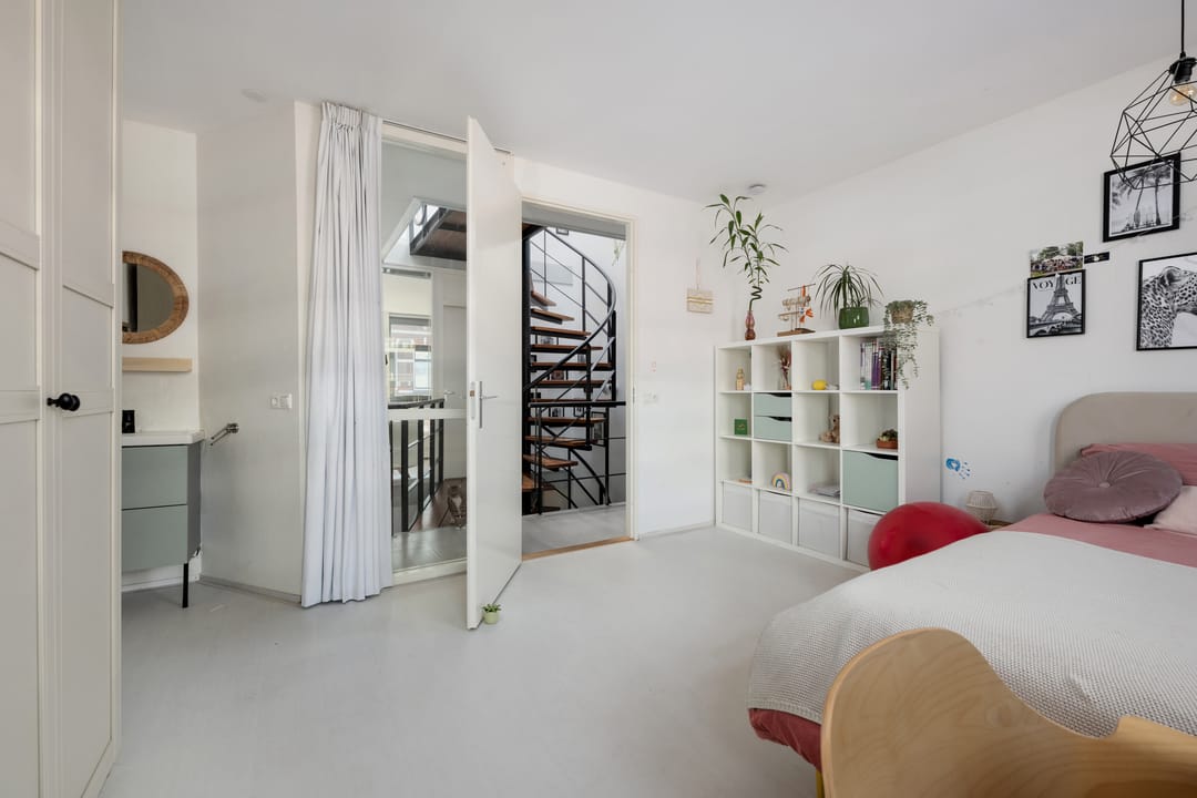 Photo 22 of Noordeinde 19