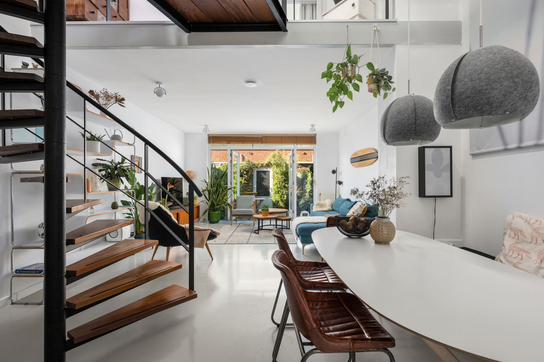 Photo 12 of Noordeinde 19