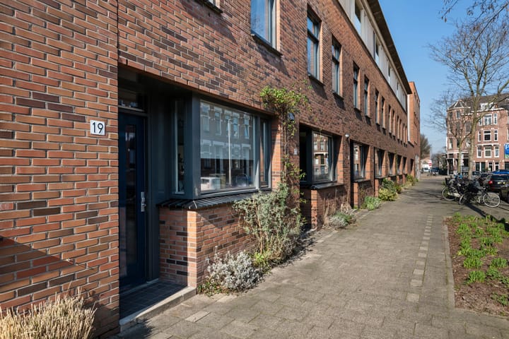 Photo 4 of Noordeinde 19