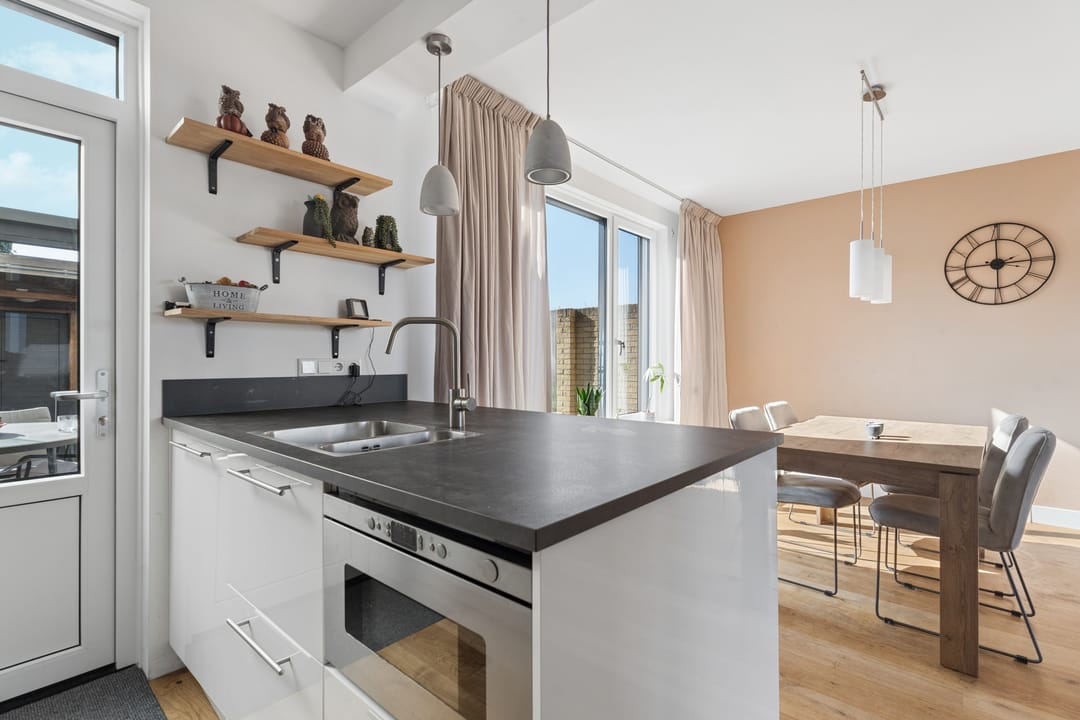 Photo 8 of Willem-Alexanderstraat 11