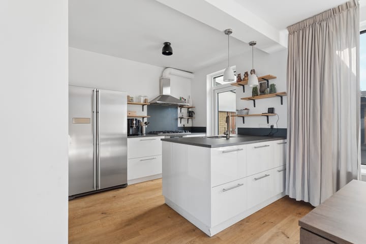 Photo 3 of Willem-Alexanderstraat 11