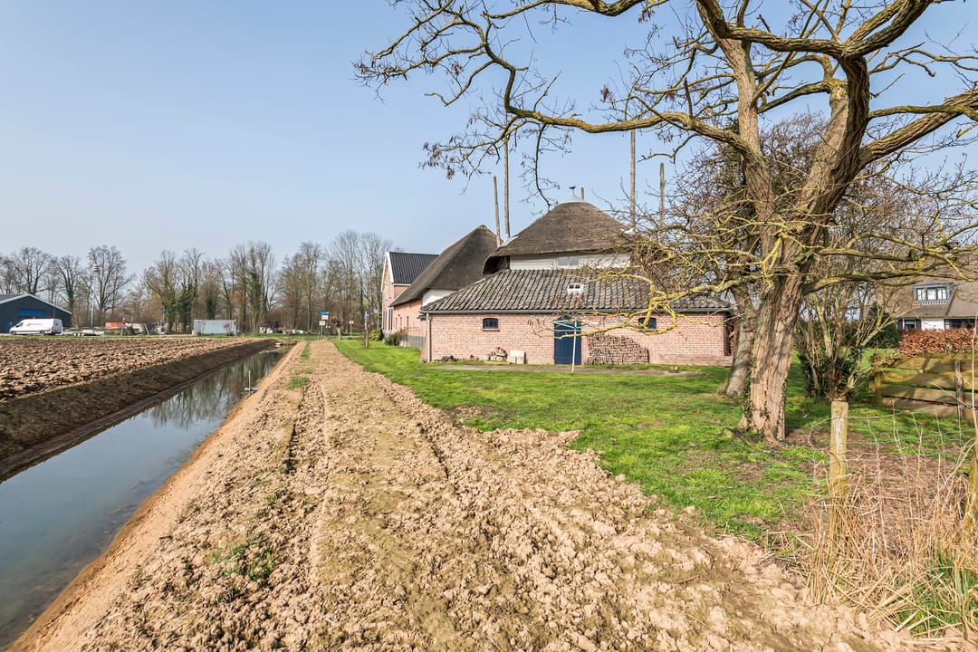 Statige T-boerderij op een royaal perceel van bijna 3.000 m² — 15