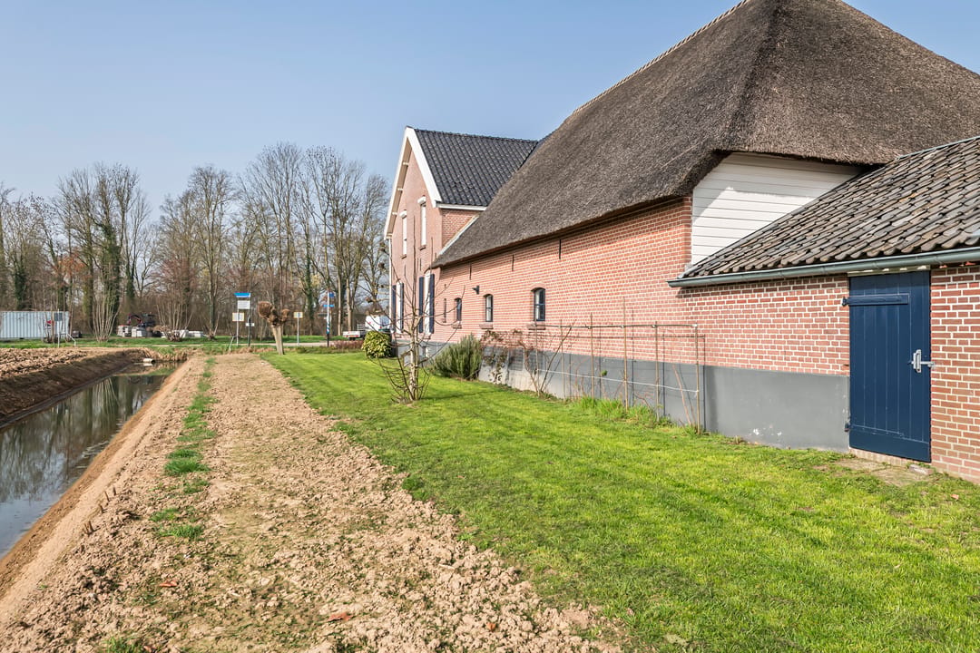 Statige T-boerderij op een royaal perceel van bijna 3.000 m² — 16