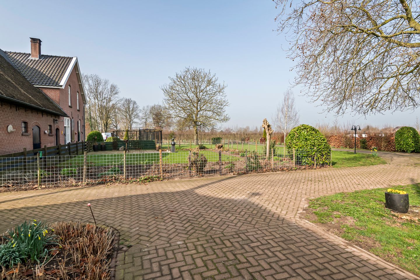 Statige T-boerderij op een royaal perceel van bijna 3.000 m² — 18