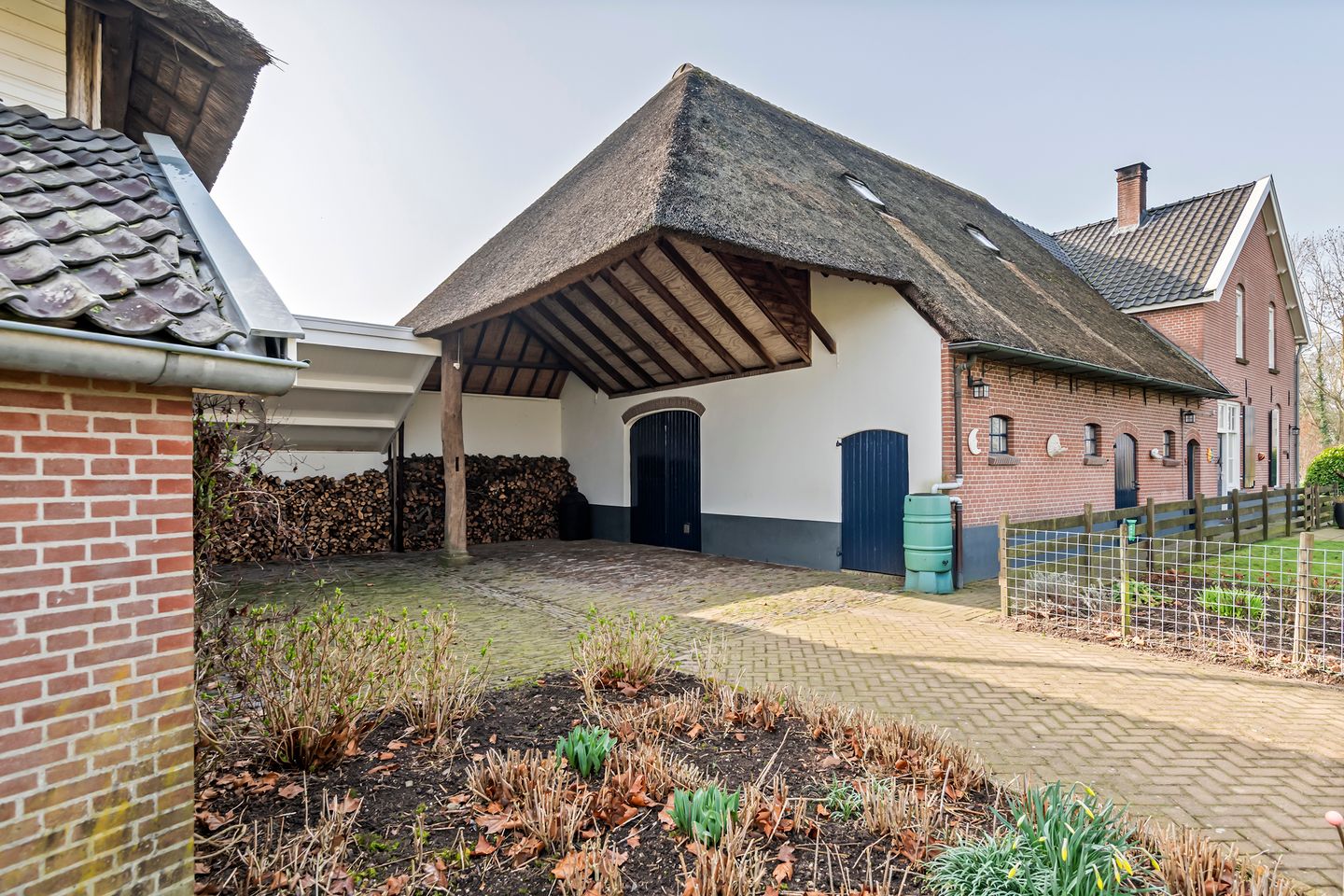 Statige T-boerderij op een royaal perceel van bijna 3.000 m² — 19