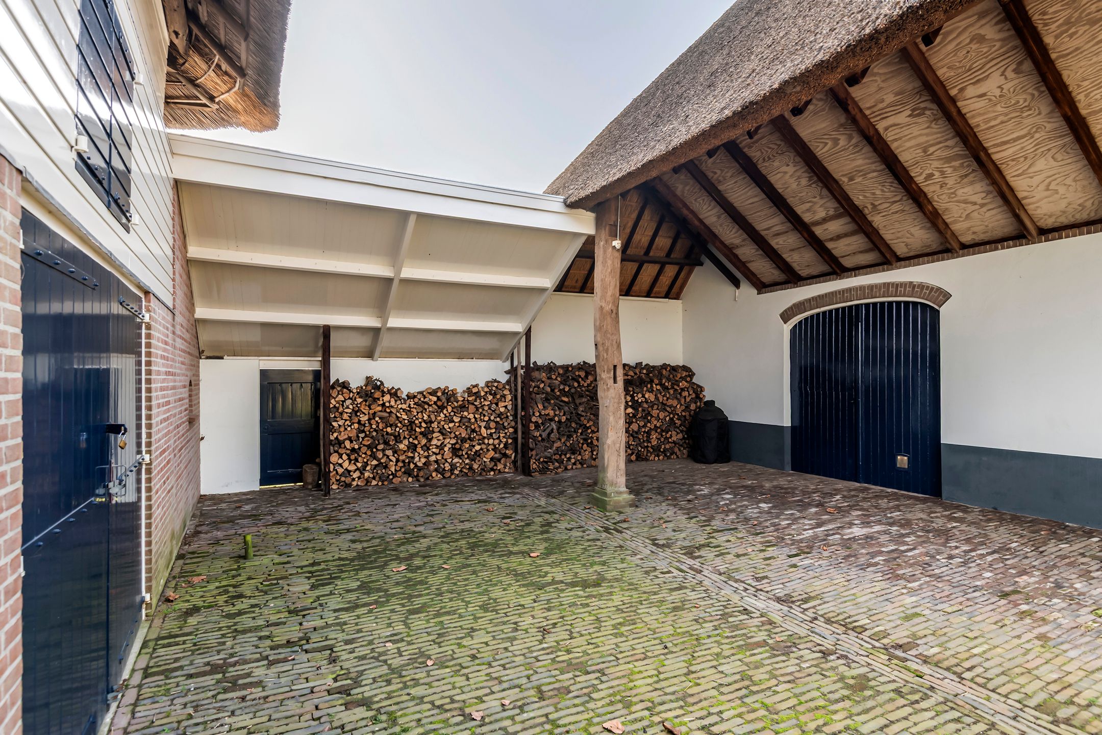 Statige T-boerderij op een royaal perceel van bijna 3.000 m² — 20