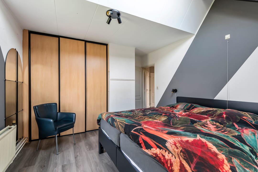 Statige T-boerderij op een royaal perceel van bijna 3.000 m² — 54