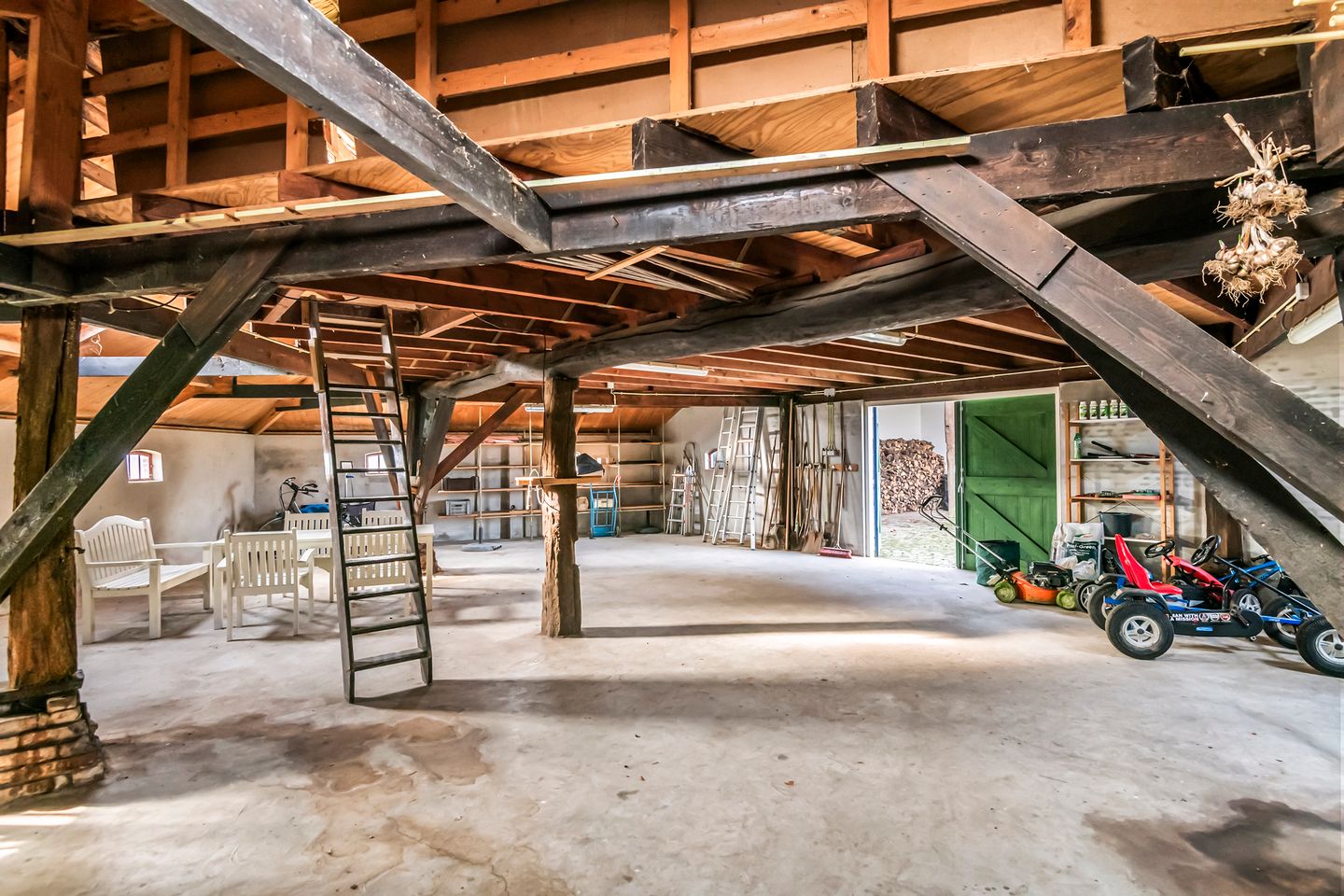 Statige T-boerderij op een royaal perceel van bijna 3.000 m² — 62