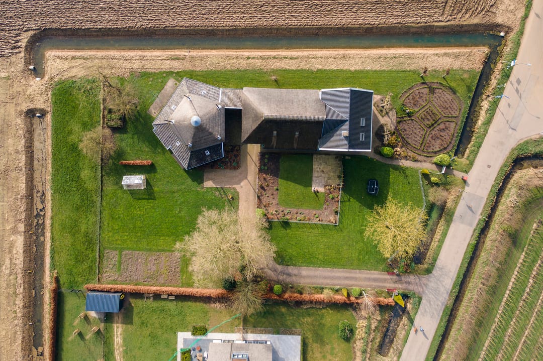 Statige T-boerderij op een royaal perceel van bijna 3.000 m² — 69