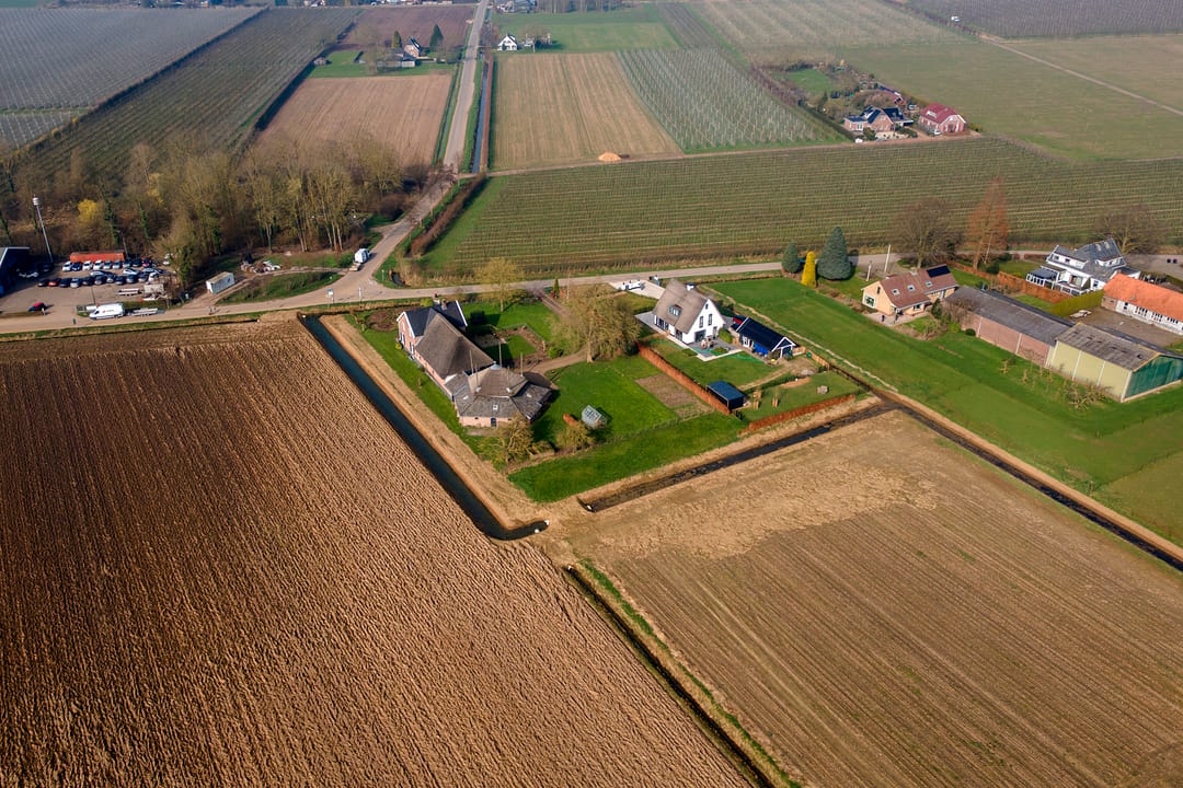 Statige T-boerderij op een royaal perceel van bijna 3.000 m² — 72