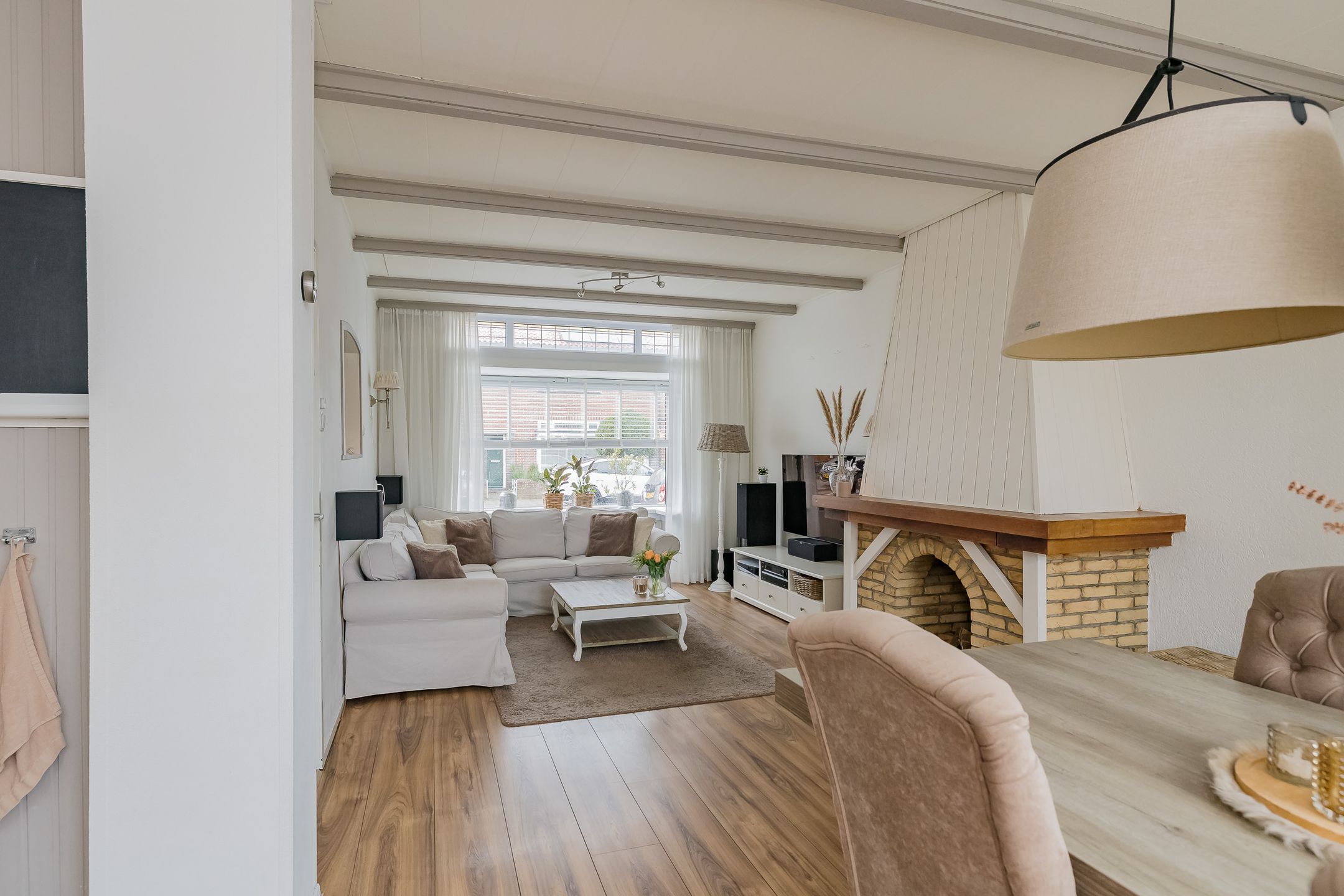 Spacious Family Home with Sunny Garden in IJmuiden — 12