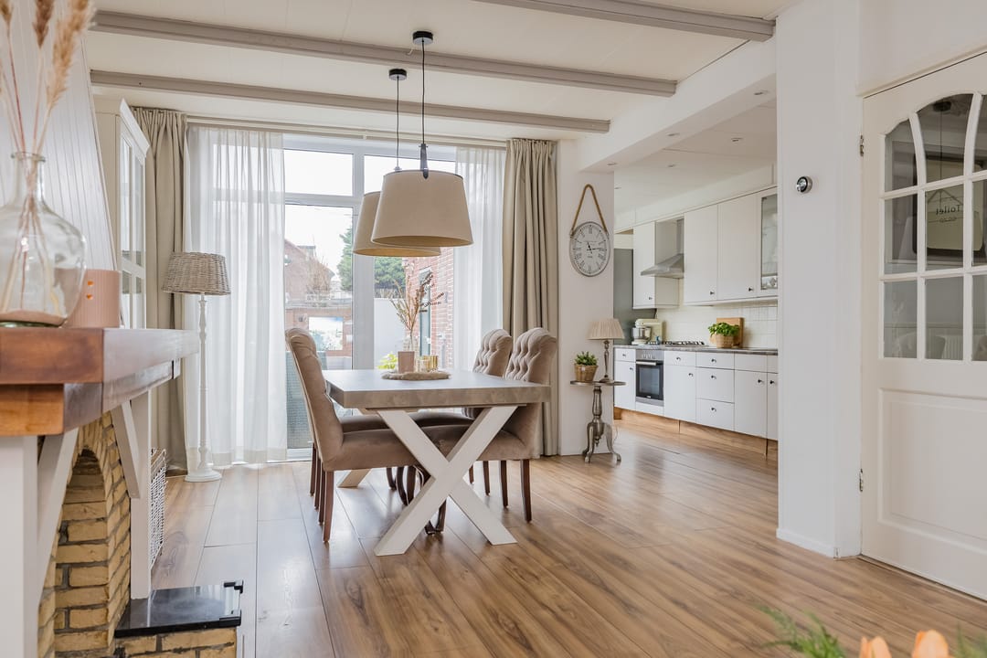 Spacious Family Home with Sunny Garden in IJmuiden — 16